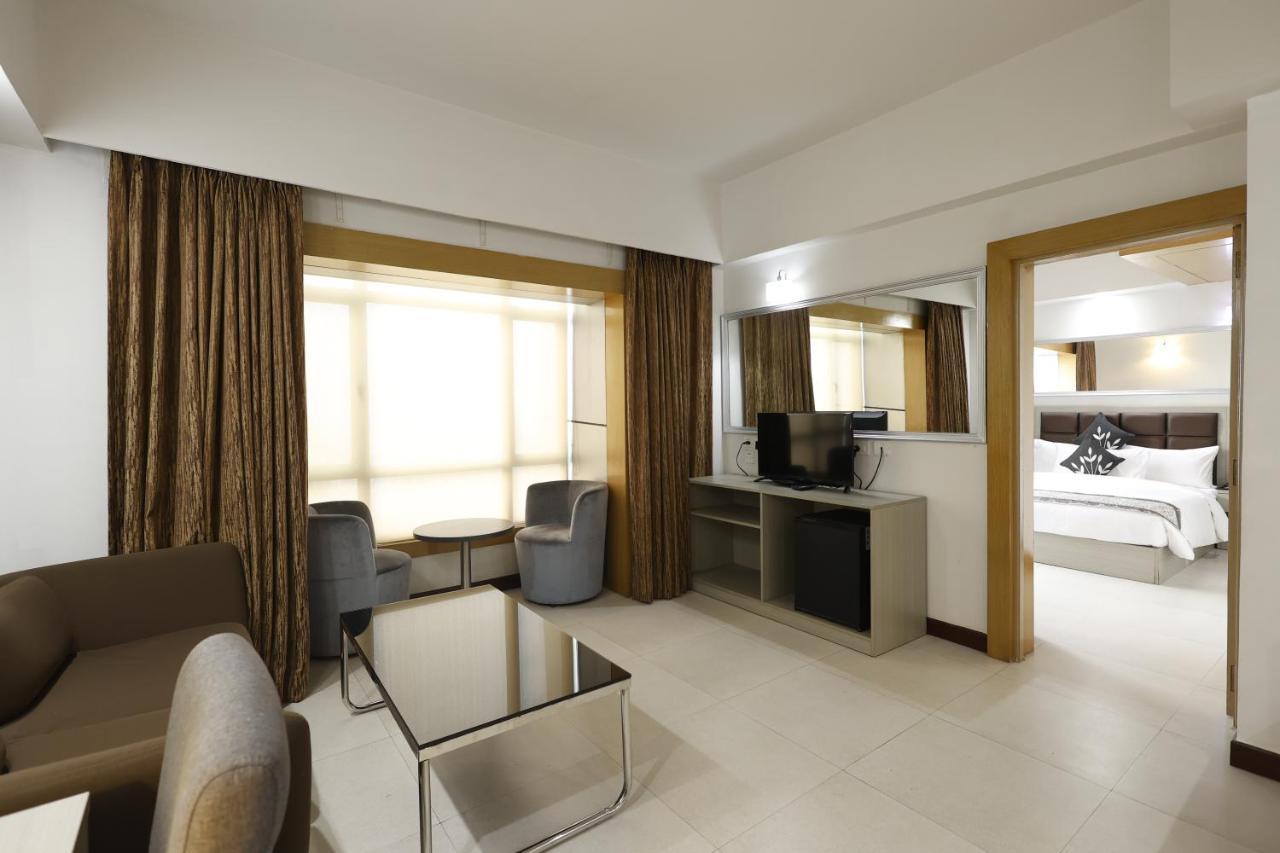 Aristocrat Hotel Kolkata Exterior photo