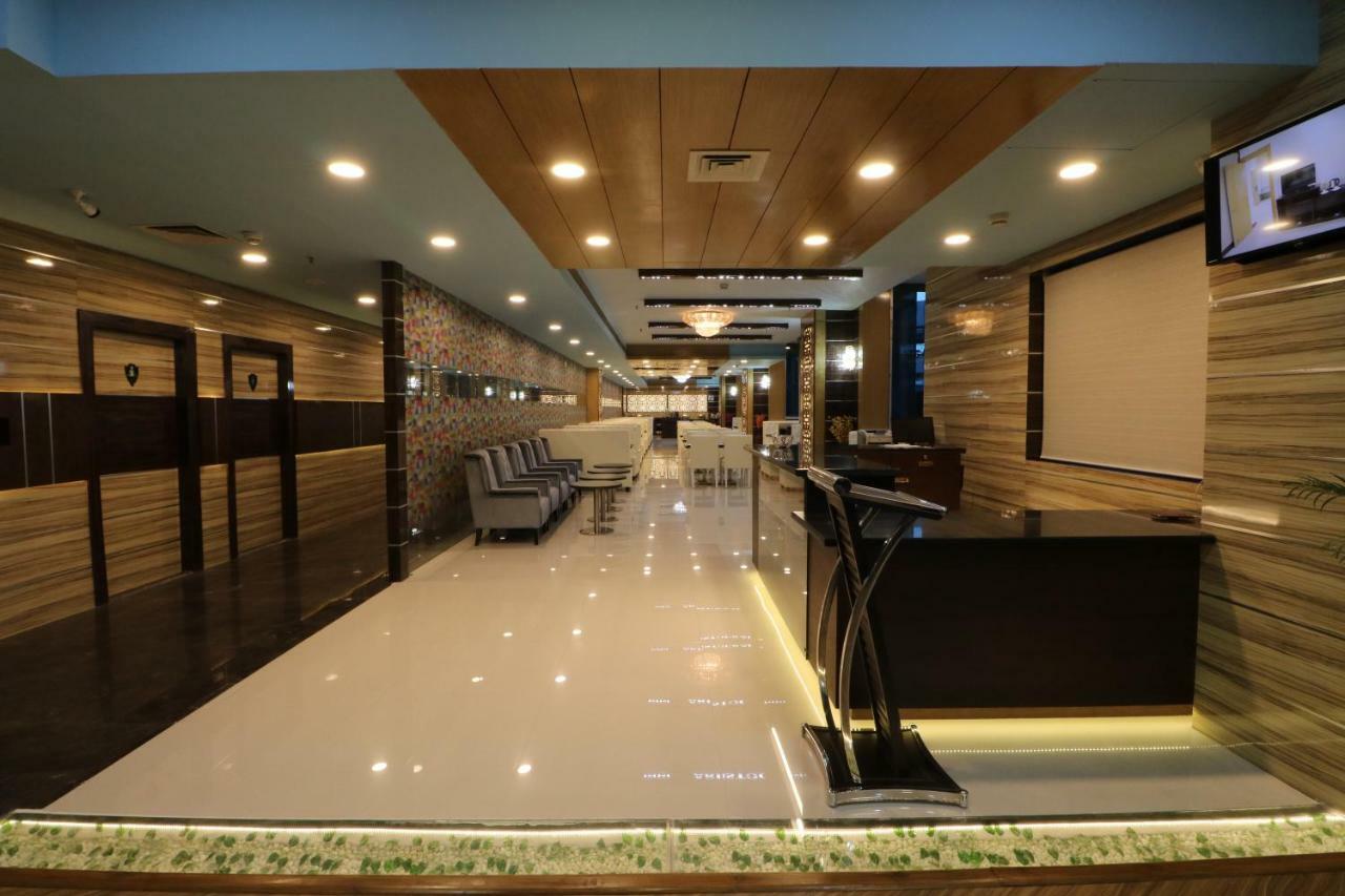Aristocrat Hotel Kolkata Exterior photo