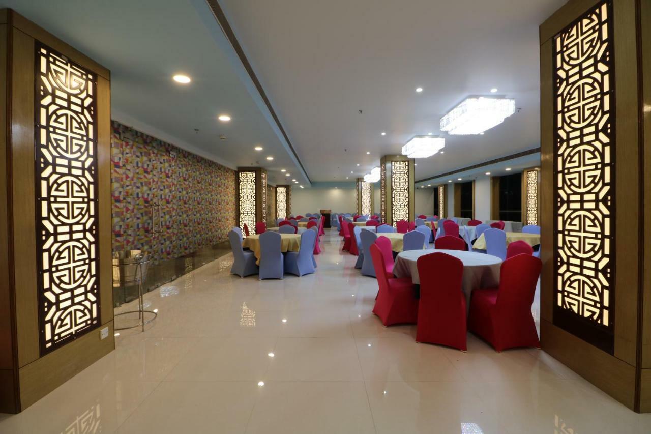Aristocrat Hotel Kolkata Exterior photo