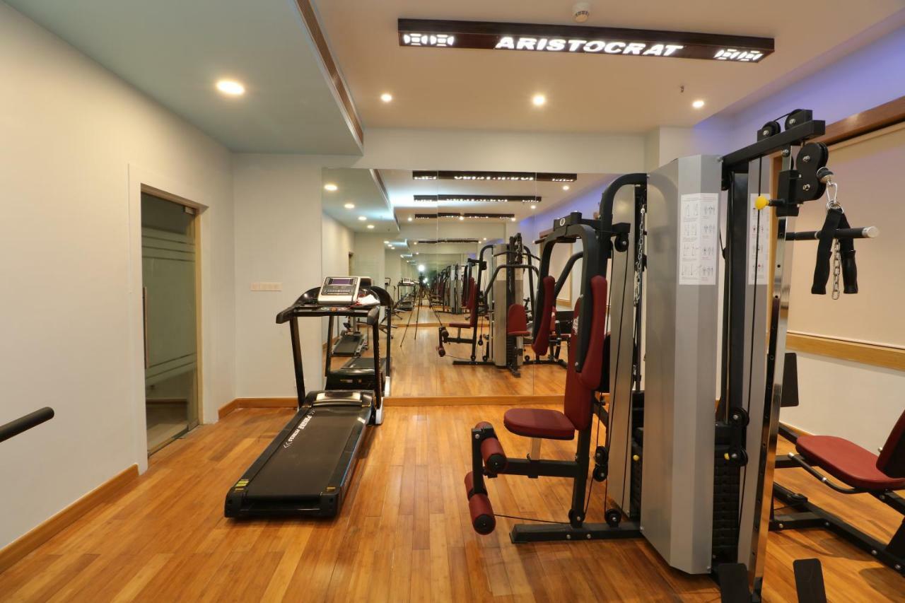 Aristocrat Hotel Kolkata Exterior photo
